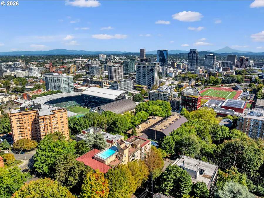 2021 SW Main St #33, Portland, OR 97205 - #2