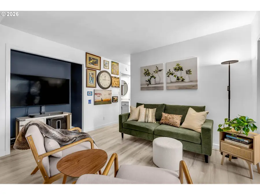 2021 SW Main St #33, Portland, OR 97205 - #3