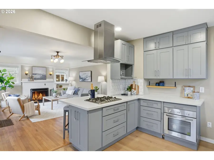 9752 N Ivanhoe St, Portland, OR 97203 - Image #3