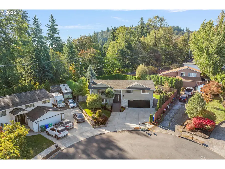 2074 SE Linden Pl, Gresham, OR 97080 - Image #2