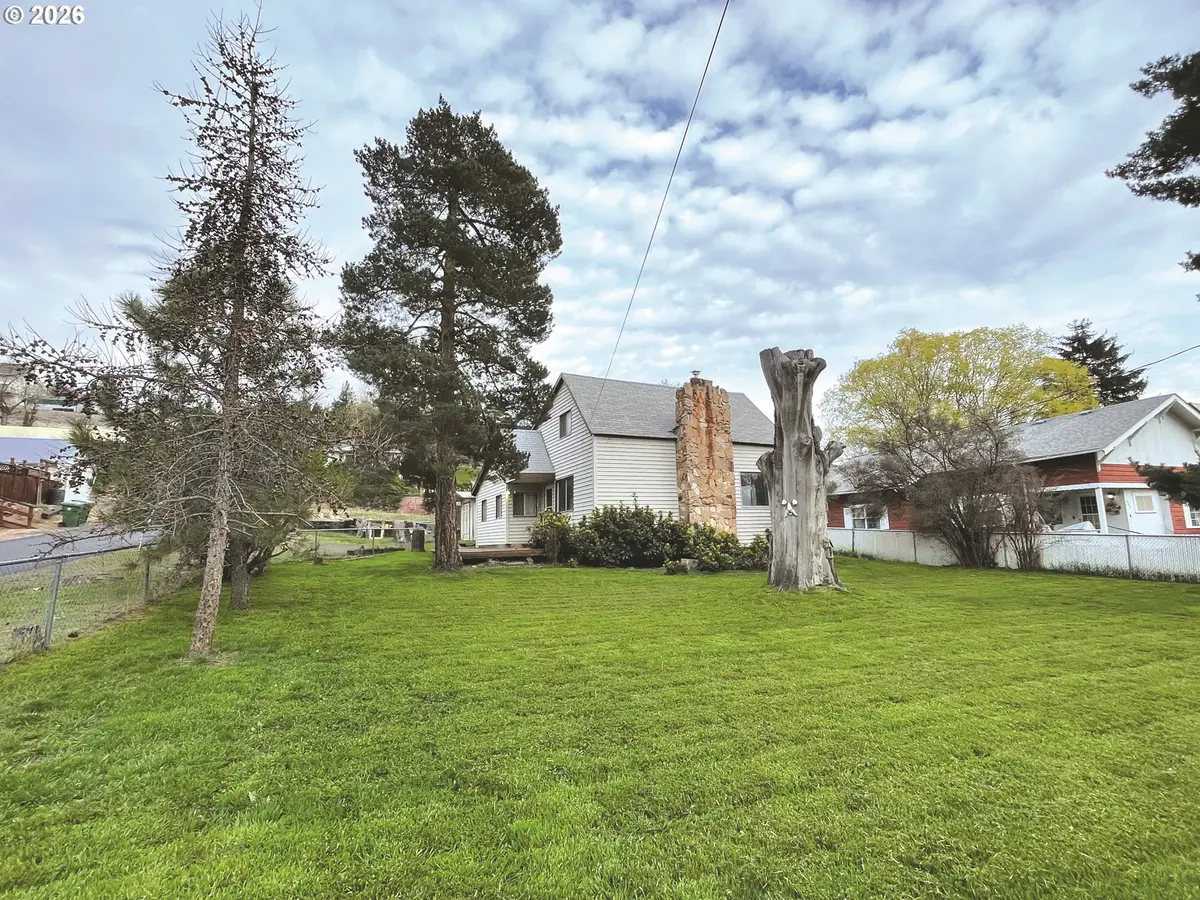 220 August St, Heppner, OR 97836 - #1