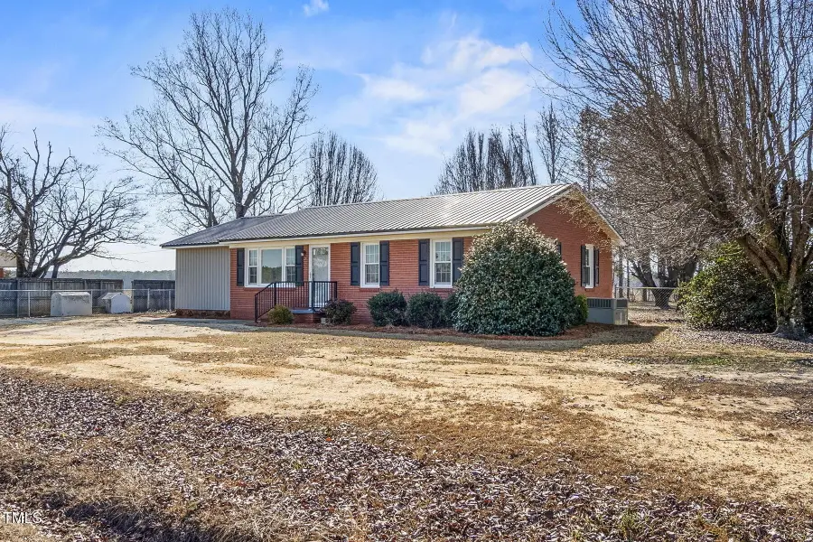 352 Old Crow Road, Newton Grove, NC 28366 - Image #3