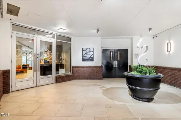 222 Glenwood Avenue #218, Raleigh, NC 27603