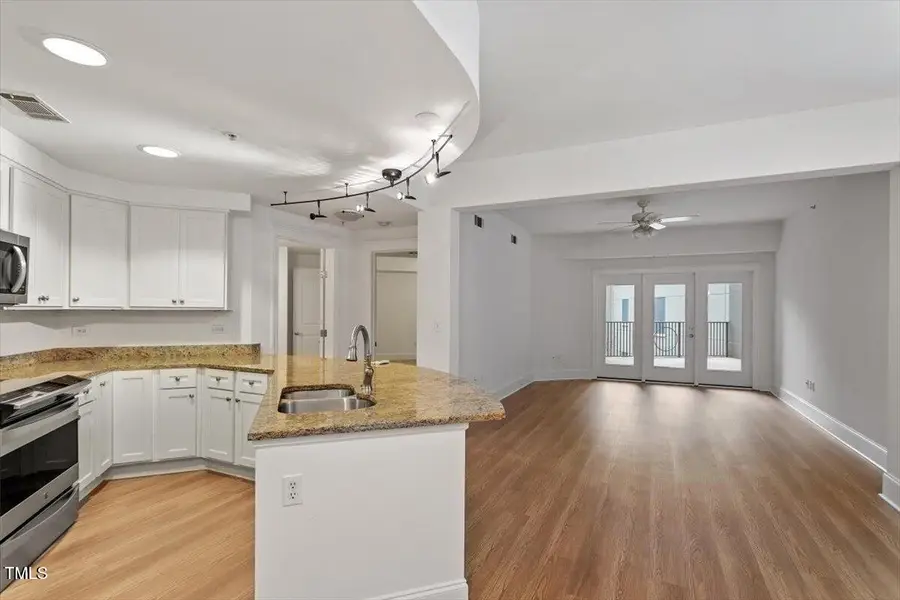 222 Glenwood Avenue #218, Raleigh, NC 27603 - Image #2