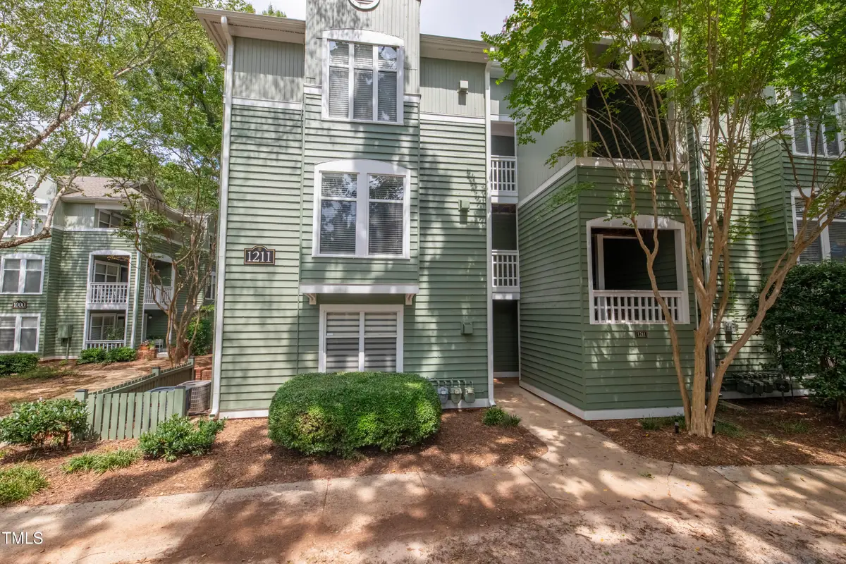 1211 Westview Lane #201, Raleigh, NC 27605 - Image #1