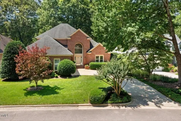 200 Greensview Drive, Cary, NC 27518