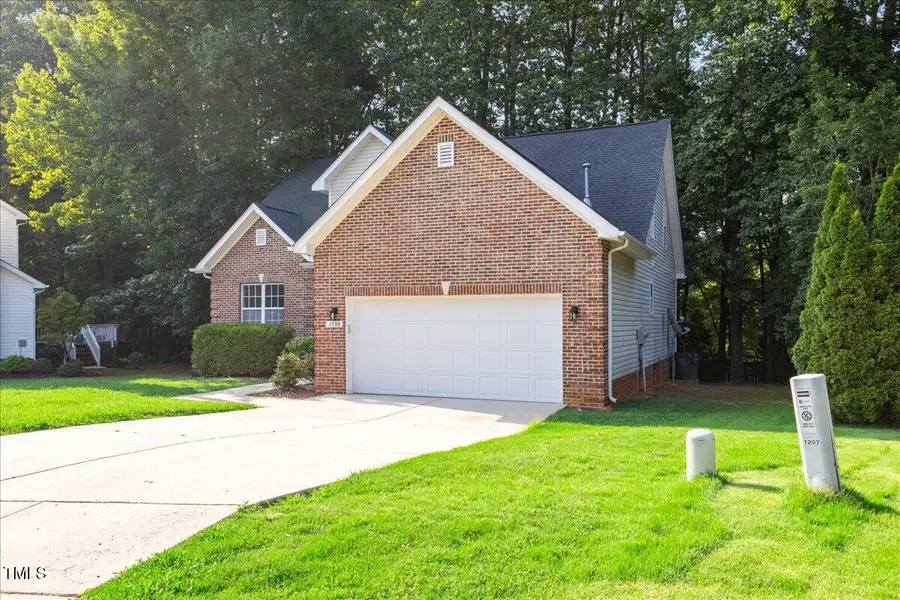 1209 Waterford Green Dr Drive, Apex, NC 27502 - Image #3
