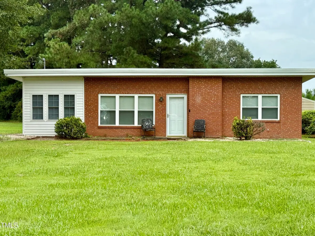 520 Fayetteville Street, Newton Grove, NC 28366 - Image #1