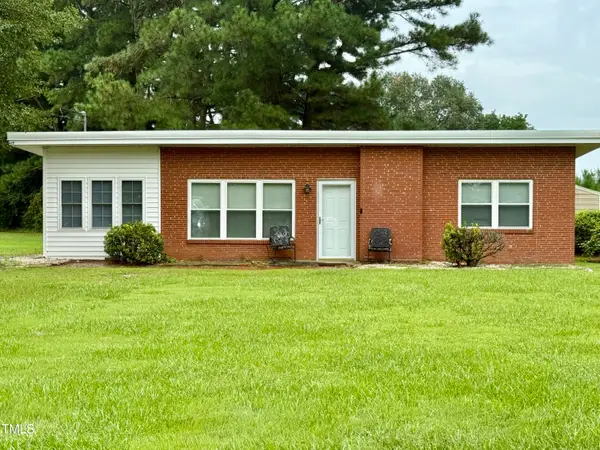 520 Fayetteville Street, Newton Grove, NC 28366