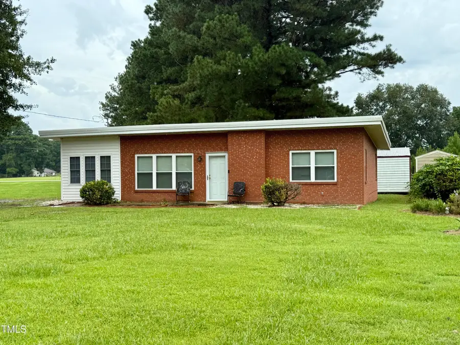 520 Fayetteville Street, Newton Grove, NC 28366 - Image #3