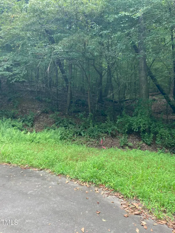 201 Lake Court, Chapel Hill, NC 27516