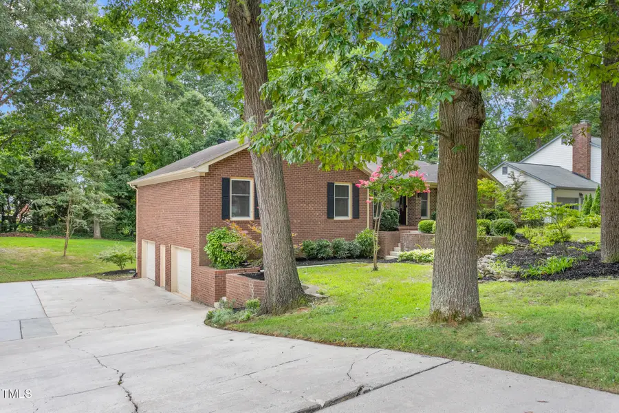 403 Edinburgh Drive, Burlington, NC 27215 - Image #3