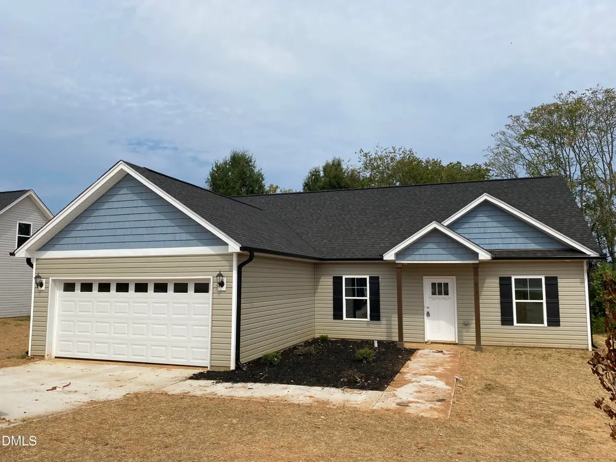 411 E Lee Avenue, Yadkinville, NC 27055 - Image #1