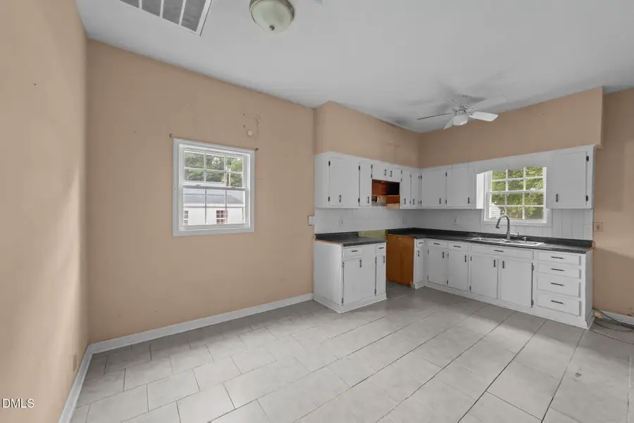 409 W Dr Martin Luther King Jr Way, Selma, NC 27576 - Image #3