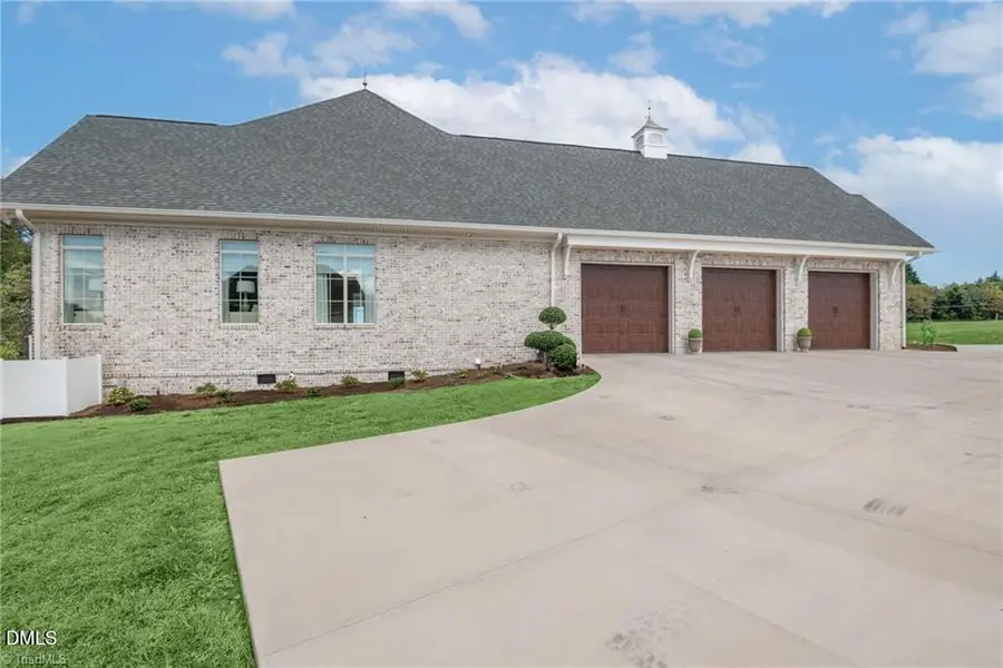 202 Canterbury Drive, North Wilkesboro, NC 28659 - Image #3