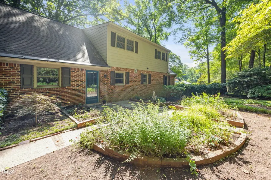 6925 Valley Lake Drive, Raleigh, NC 27612 - Image #3