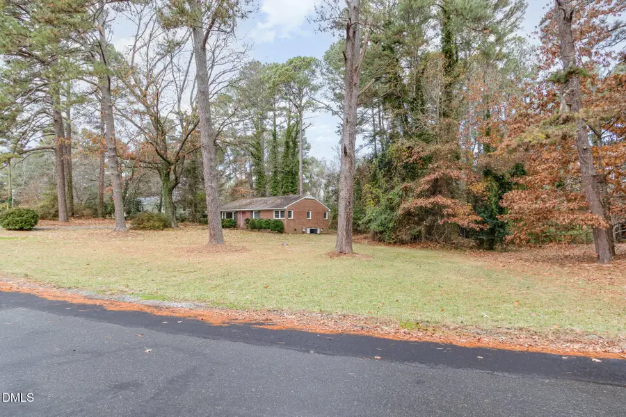 27 S Circle Drive, Chapel Hill, NC 27516 - Image #2