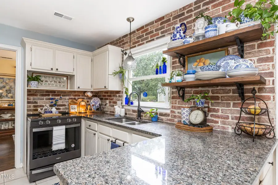 12116 Queensbridge Court, Raleigh, NC 27613 - Image #2