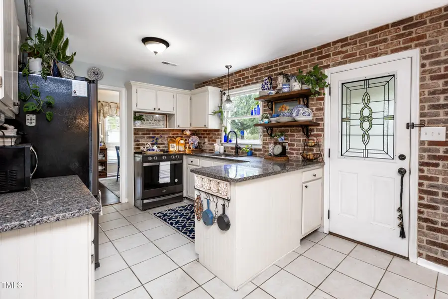 12116 Queensbridge Court, Raleigh, NC 27613 - Image #3