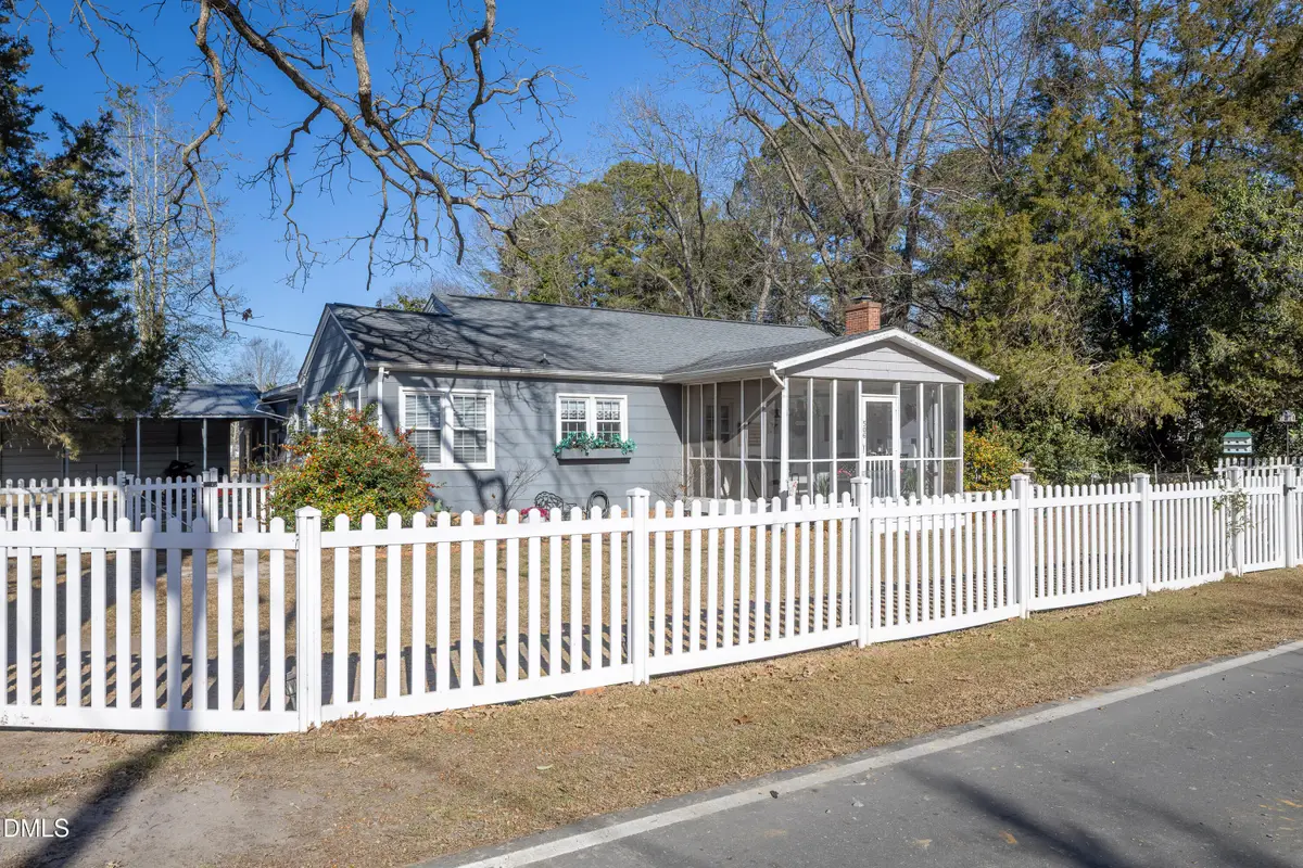 506 W Clinton Street, Roseboro, NC 28382 - #1