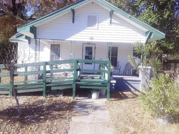 1086 Center Street, Fayetteville, NC 28306