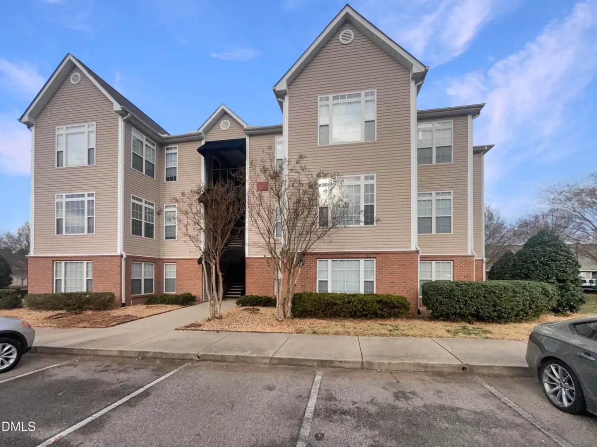 2501 Huntscroft Lane #203, Raleigh, NC 27617 - Image #1