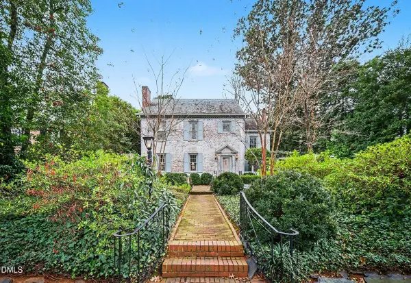 208 Hempstead Place, Charlotte, NC 28207