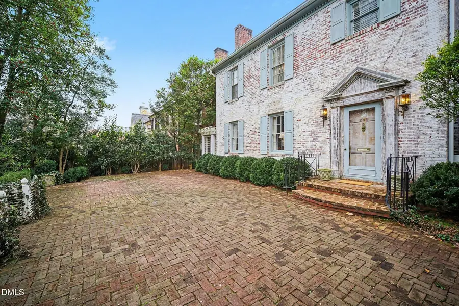 208 Hempstead Place, Charlotte, NC 28207 - Image #3