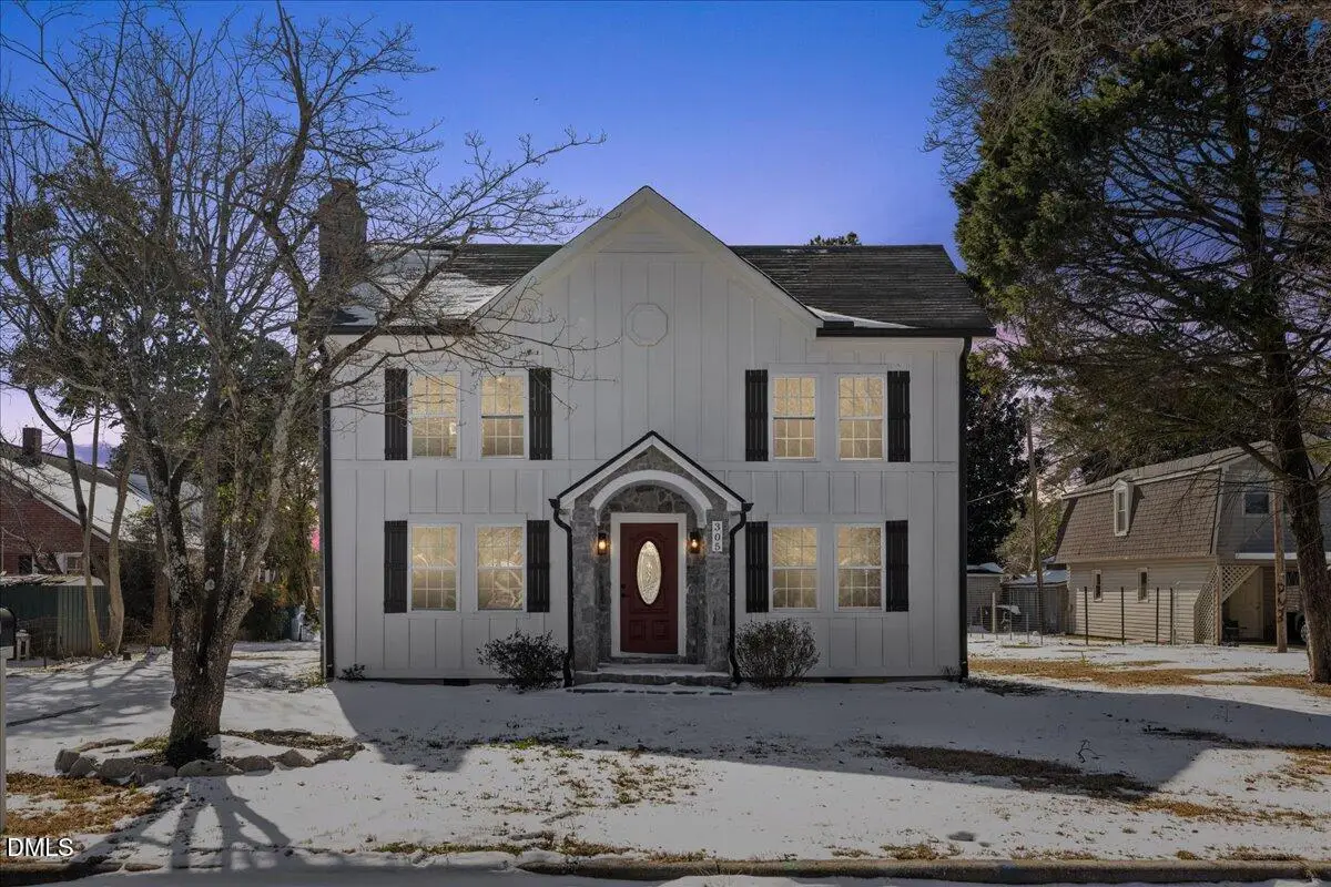 305 W Canary Street, Dunn, NC 28334 - #1