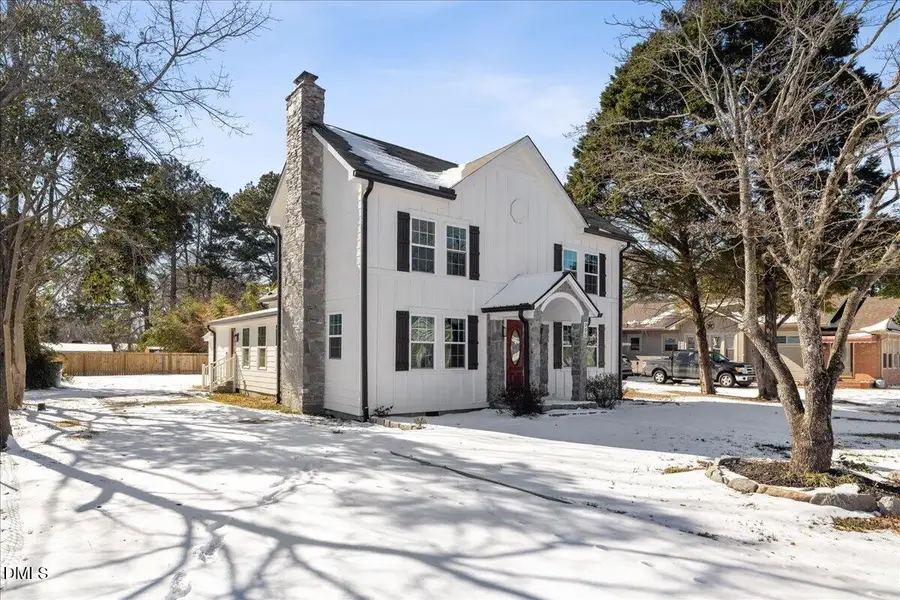 305 W Canary Street, Dunn, NC 28334 - #2