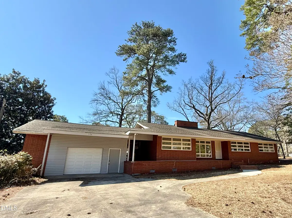 106 Carolina Avenue, Williamston, NC 27892 - #1