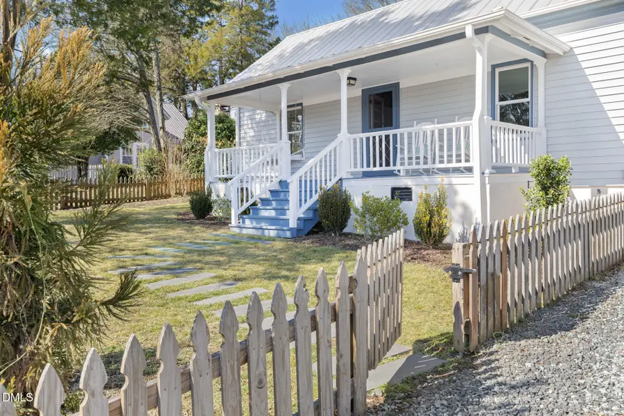 314 W Queen Street, Hillsborough, NC 27278 - #3