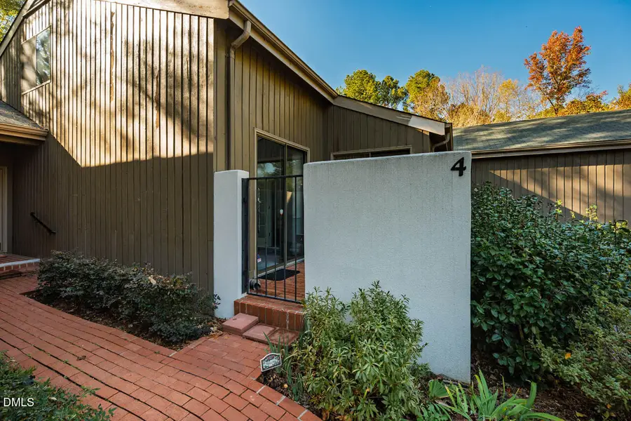 4 Wellesley Place, Chapel Hill, NC 27517 - #3