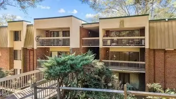 500 Umstead Drive #A 304, Chapel Hill, NC 27516