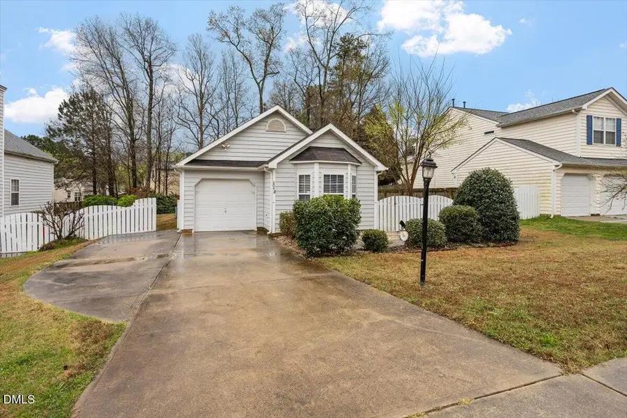 204 Thorncrest Drive, Apex, NC 27539 - #2