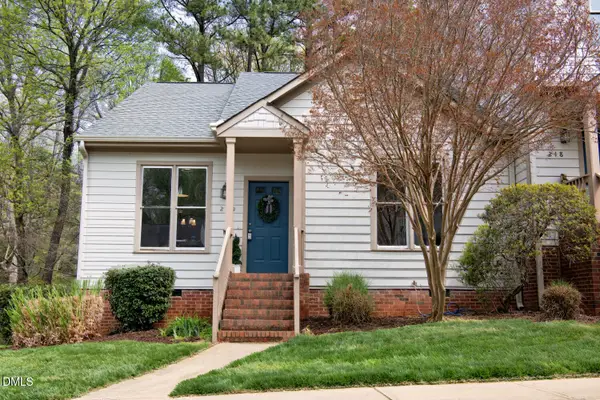 220 Windbyrne Drive #220, Cary, NC 27513