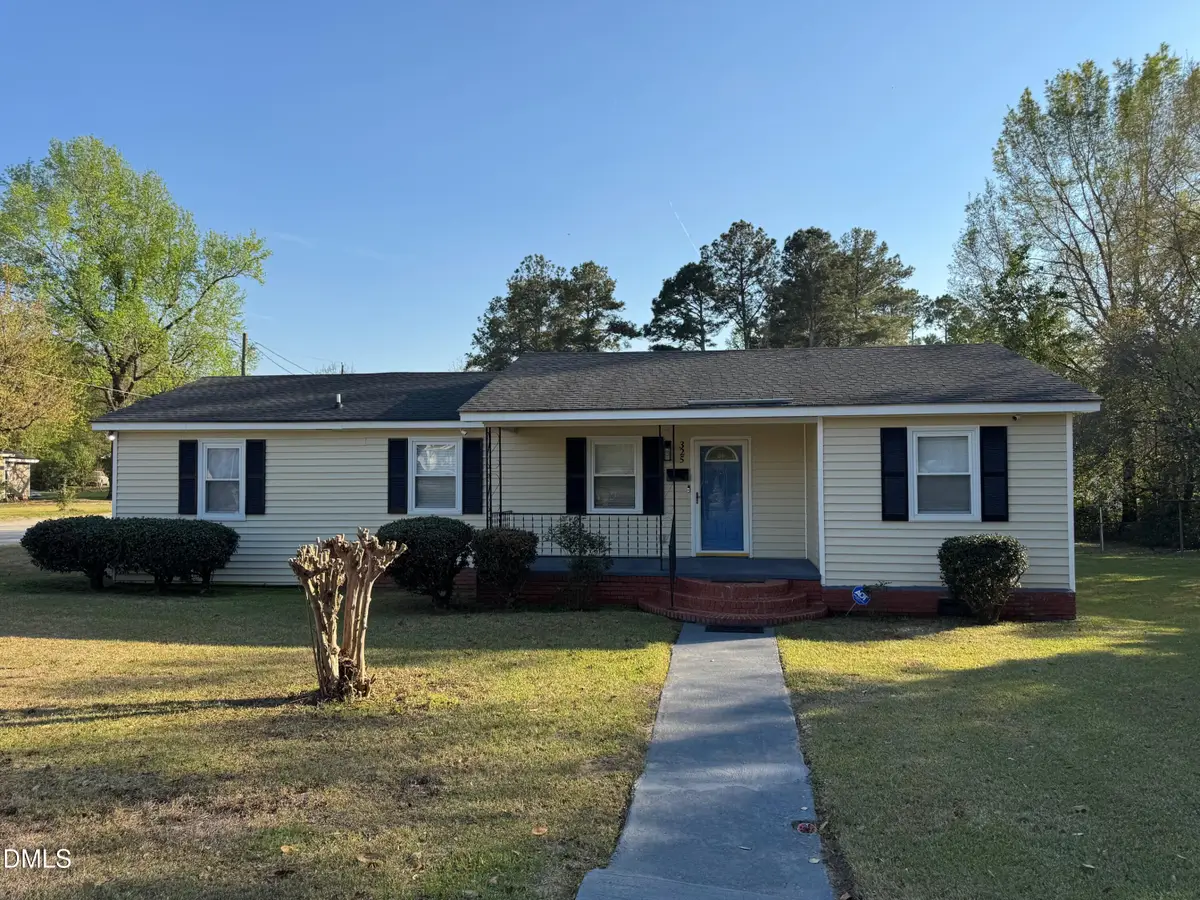 325 Tuskegee Dr, Laurinburg, NC 28352 - #1