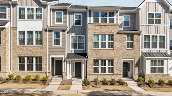 987 Parkstone Towne Boulevard, Knightdale, NC 27545