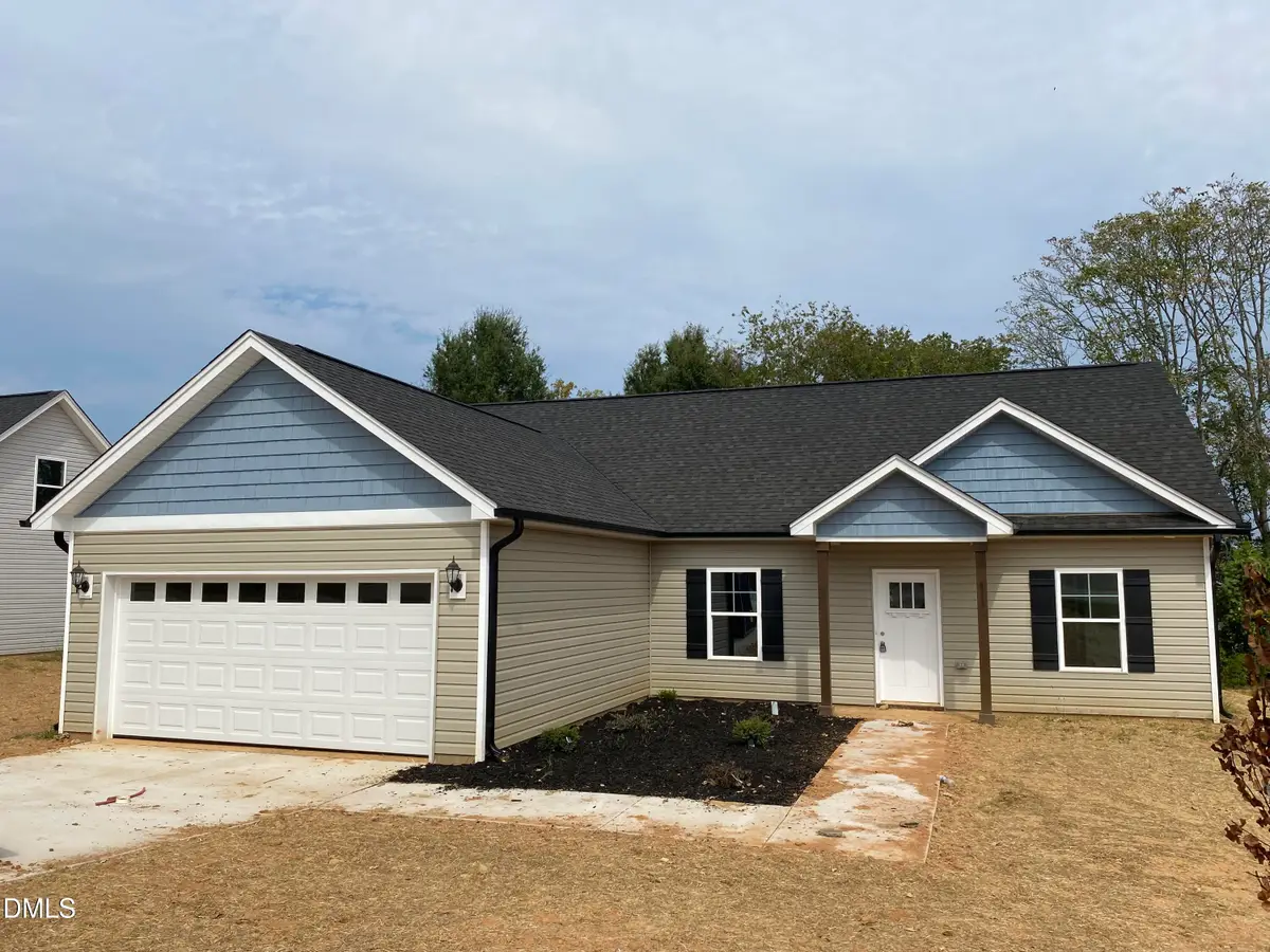 411 E Lee Avenue, Yadkinville, NC 27055 - #1