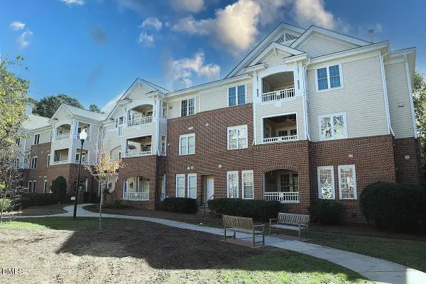 100 Northbrook Drive #207, Raleigh, NC 27609