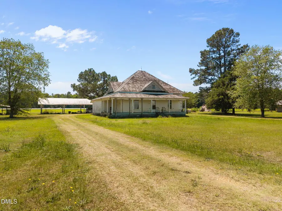 754 5 Points Road, Benson, NC 27504 - #2