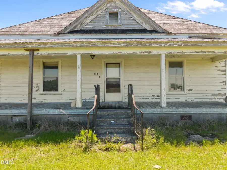 754 5 Points Road, Benson, NC 27504 - #3