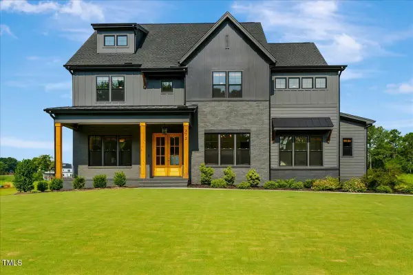 372 Meadow Walk Drive, Fuquay Varina, NC 27526