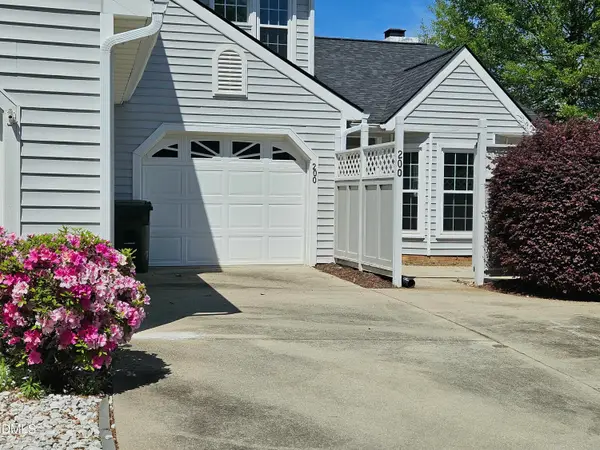200 Lakewater, Cary, NC 27511