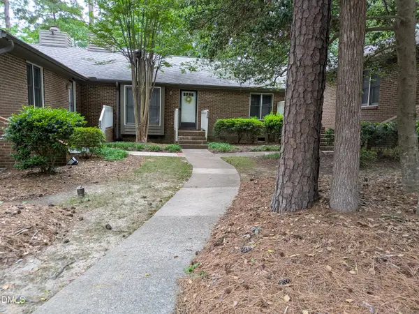 200 W Woodcroft #52 B, Durham, NC 27713