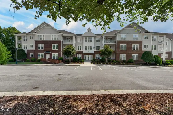 412 Eyam Hall Lane, Apex, NC 27502