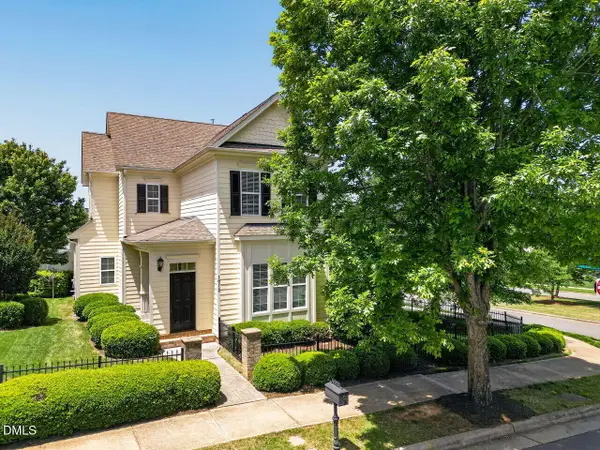 1813 Green Oaks Parkway, Holly Springs, NC 27540