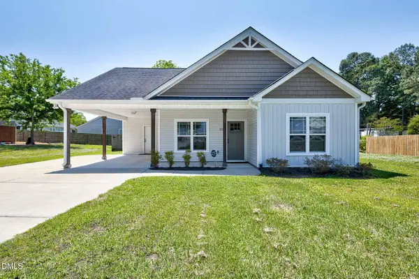 211 W Lewis Street, Four Oaks, NC 27524