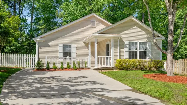 402 Happy Days Court, Apex, NC 27502