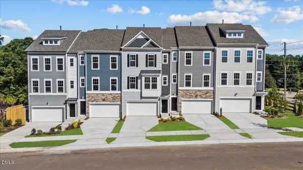 10910 Berry Woods Lane, Raleigh, NC 27617